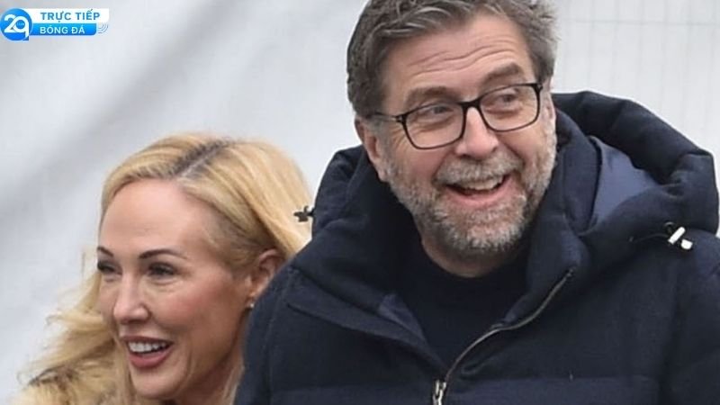 MC Mark Chapman Mua Nhà Cùng Bạn Gái Sau 5 Năm Góa Vợ: Câu Chuyện Ấm Lòng! 2 mark-chapman-1